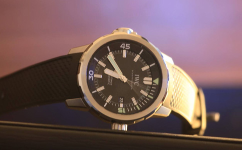 萬國手表維修點售后服務中心(應對萬國手表生銹問題)